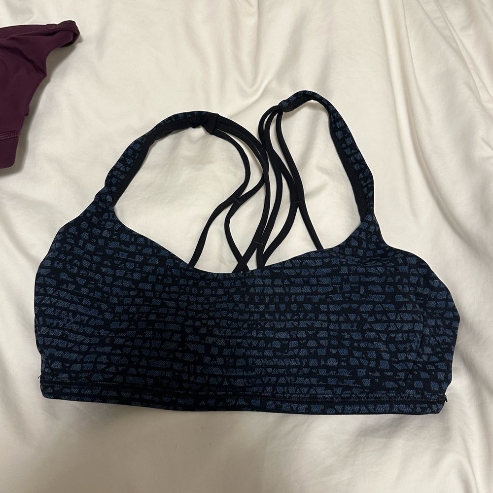 Lululemon sports bra